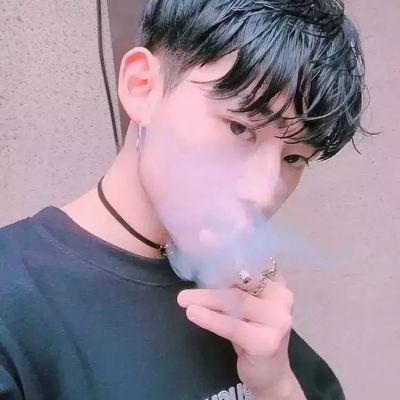 qq粉色系男头像欧美