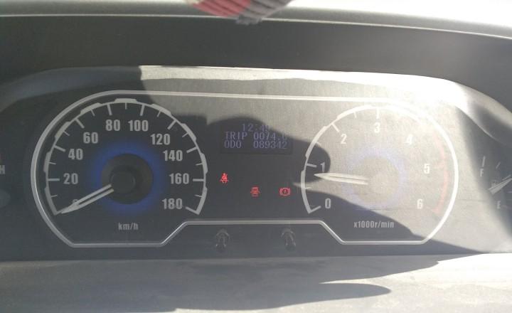 上汽大通maxus-v80 2011款 2.5t 长轴中顶商杰版