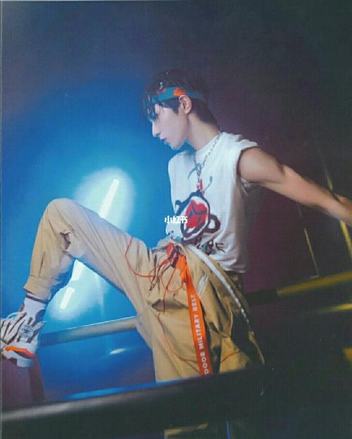 酷酷的崽崽!_刘耀文_娱乐_明星娱乐资讯