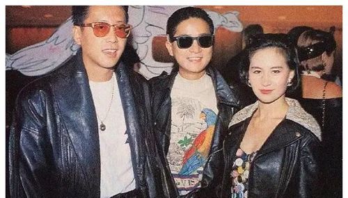 何超琼对陈百强有多深情?不顾世俗为他扶灵,赌王葬礼还用他照片