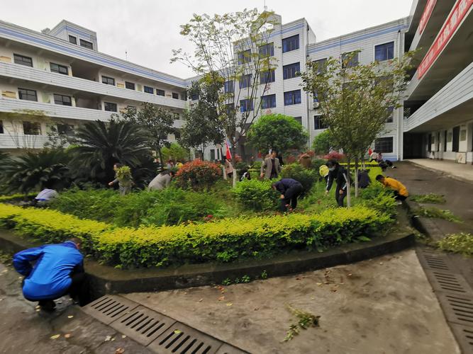 泸化中学党总支开展"凝聚"红色力量",助力复课复学"为