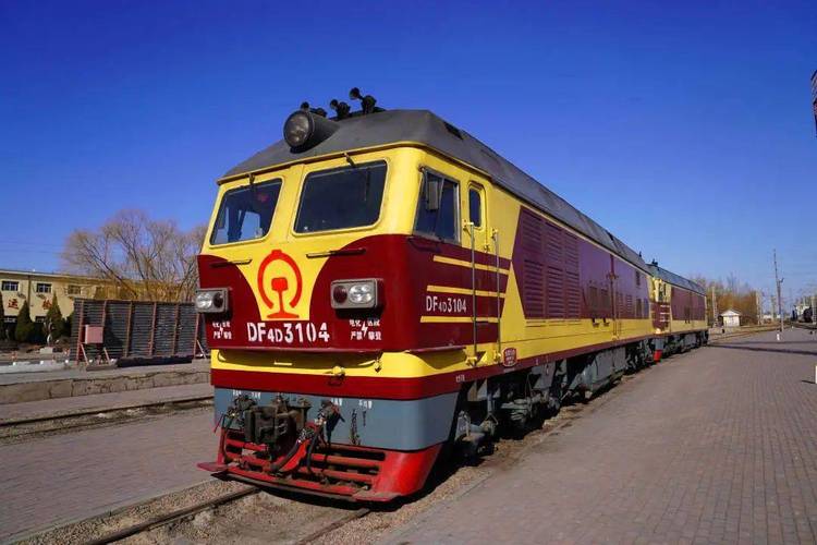 东风4d型内燃机车