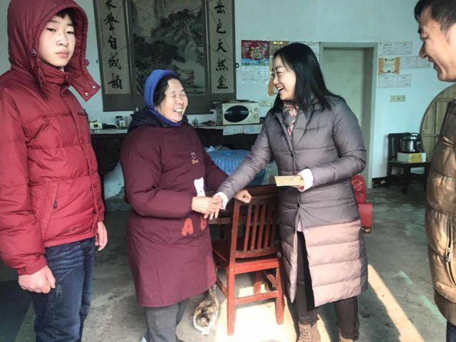 临湖镇深入开展"三级三联"走访慰问