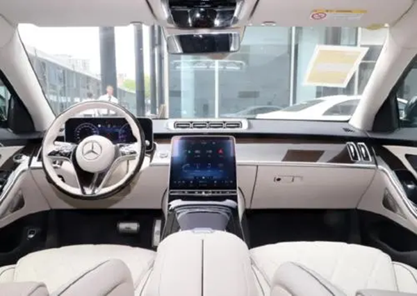 21款奔驰迈巴赫s680典藏版 内饰奢华尊贵大气