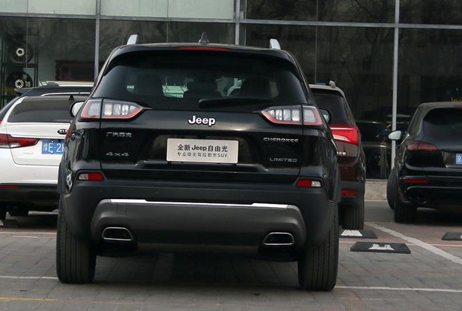 进口自由光值多少钱(jeep自由光报价及图片)