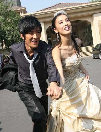 图揭黄圣依与绯闻老公杨子结婚照:黄圣依老公结婚照疑似曝光,曾与杨子