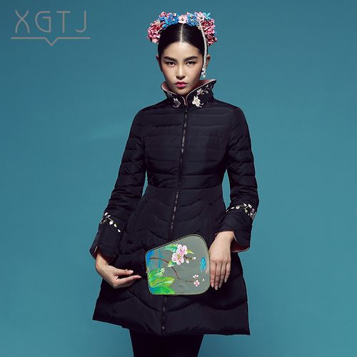 雪国天娇2017秋冬季新款中国风女装刺绣立领修身羽绒服女士中长款