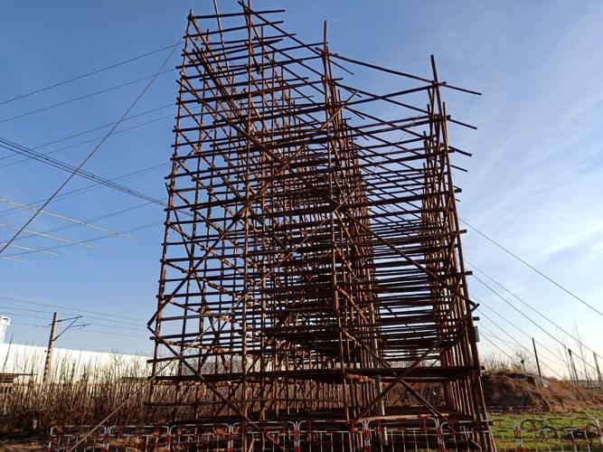 北京西-石家庄1000kv特高压线路跨越京广铁路k104 255工程.