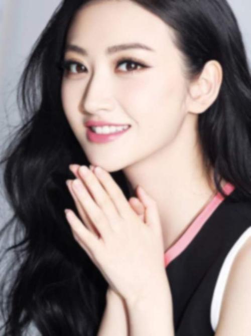 女明星笑起来的样子 你觉得谁笑起来最好看 我觉得是热巴