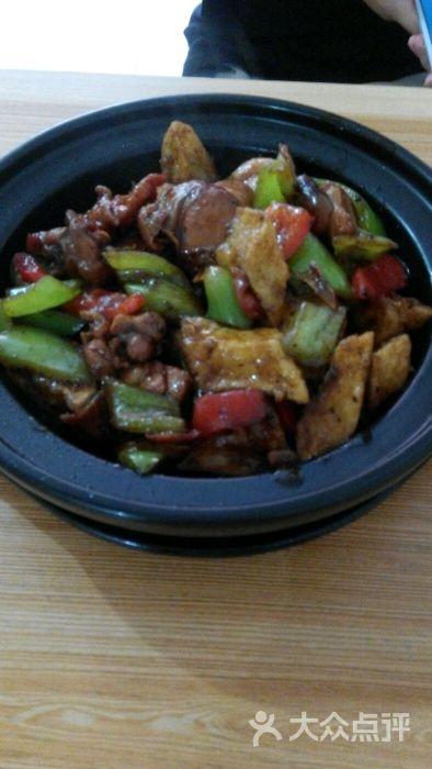 久焖提督私房牛肉面瓦香鸡图片 - 第3张
