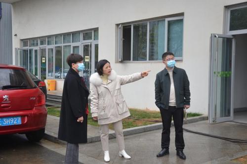 当天上午,长兴县龙山街道党工委副书记丁新艳,办事处副主任李建到龙山