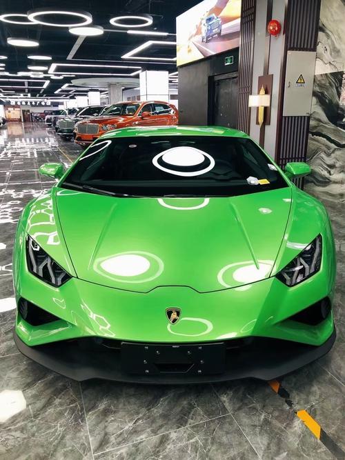 兰博基尼huracan 敞篷版性能一流内饰科技感强