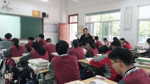 不同叶片开启真实课堂——记崇真中学生物组孙亚双老师《光合作用》