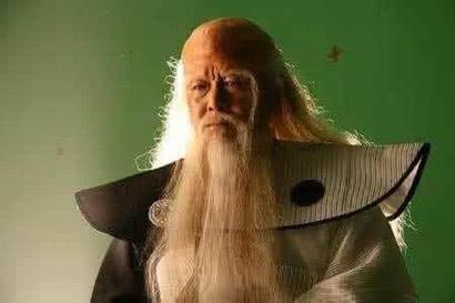 创始元灵门下有一个弟子,能一招削去鸿钧老祖顶上三花