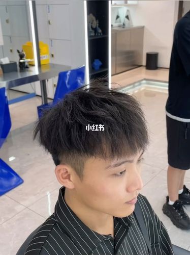 免打理发型 立体小碎盖_发型_碎盖_海岸城自由行热门攻略_男士流行