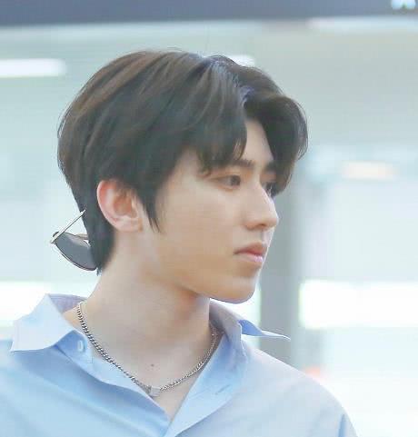 有一种"毁容"叫蔡徐坤发胖,活生生肿成包子脸,网友:油腻大叔