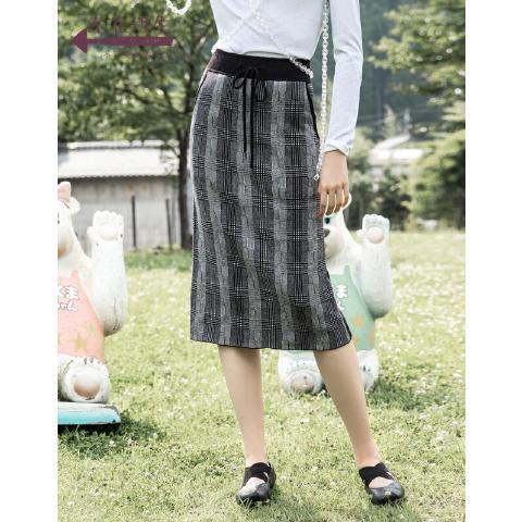 生活在左2019秋冬女装新款黑格针织毛织高腰半身裙a字