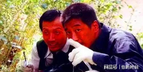 周二全伏法记:土匪终入狱,曾被霸占的女人去监狱过探望他