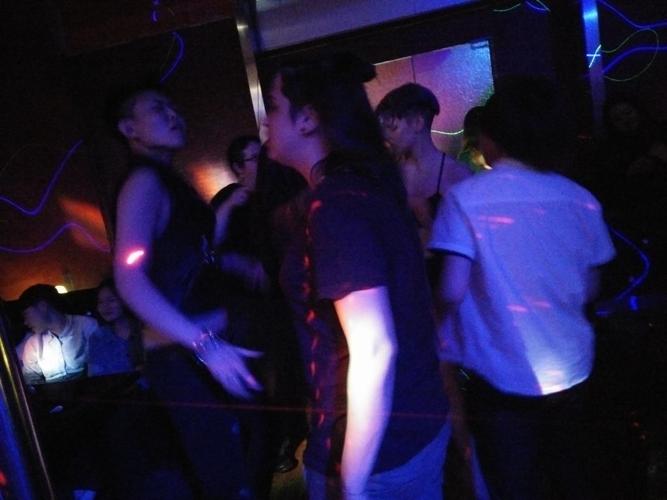 北京正在营业的拉拉酒吧2015-2018【活力人家】_北京les酒吧北京活力