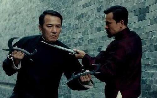 几种很怪异的冷兵器,双刃战斧很霸气,鸳鸯钺很实用
