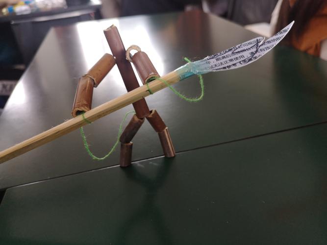 大理州实验小学六⑥中队10月活动—手工制作《我的竹节人》