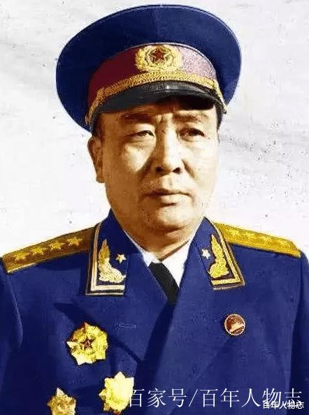 开国中将邓逸凡回忆:是什么让武元甲对陈赓大将叹服不已?