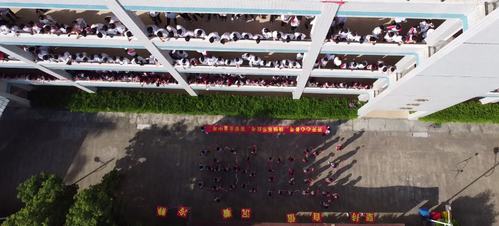 【十中】梧州十中开展樟香校园——"呐喊青春,筑梦前行"为初三呐喊