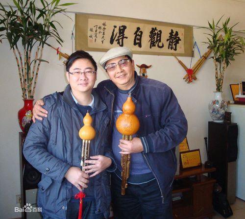 曲佤哈文的个人简介