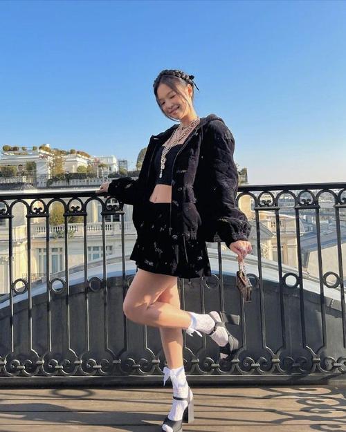 jennie看秀造型生图#jennie巴黎时装周看秀生图,黑色look又美又辣