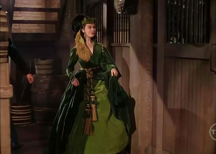 一起来复习乱世佳人中斯嘉丽让人难忘的衣服