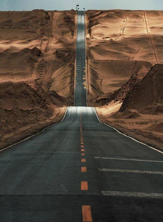 315国道起点为青海西宁,终点为新疆喀什,全程3063千米