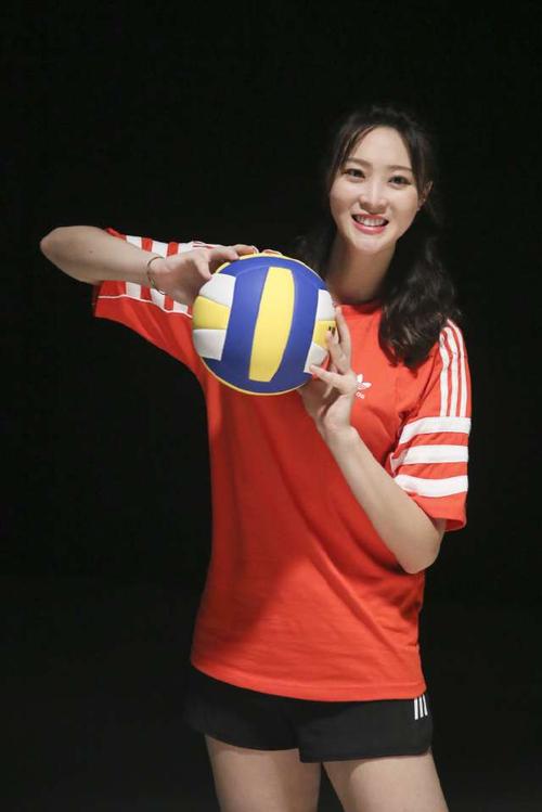 惠若琪和张一山的合影,网友:这最萌身高差厉害了!