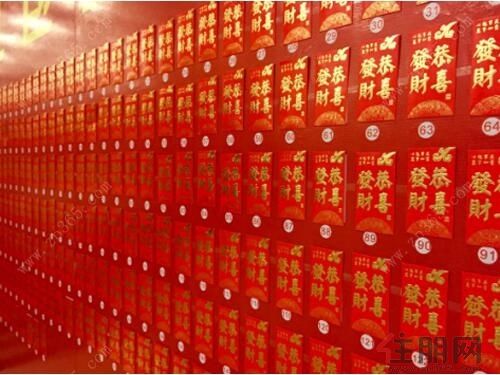 七里香溪已经任性地为朋友们准备了一整面的红包墙!