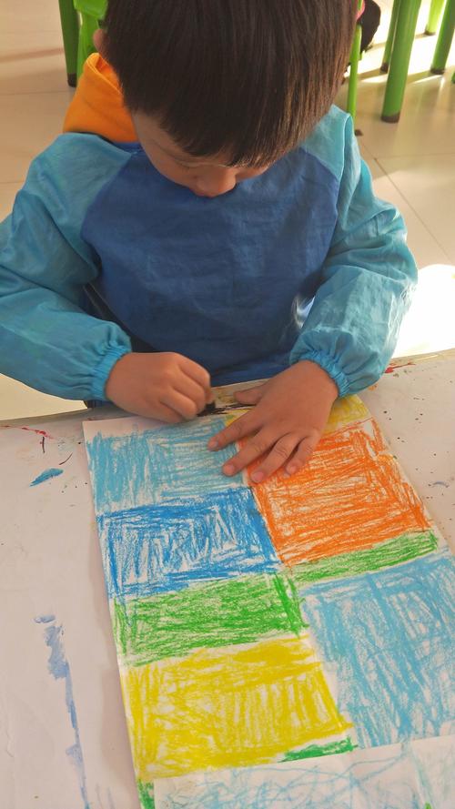 刘店幼儿园美术班:蜡棒画:《四季》.