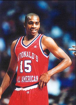 文斯·卡特(vince carter 1977年1月26日—)出生于美国佛罗里达州代顿