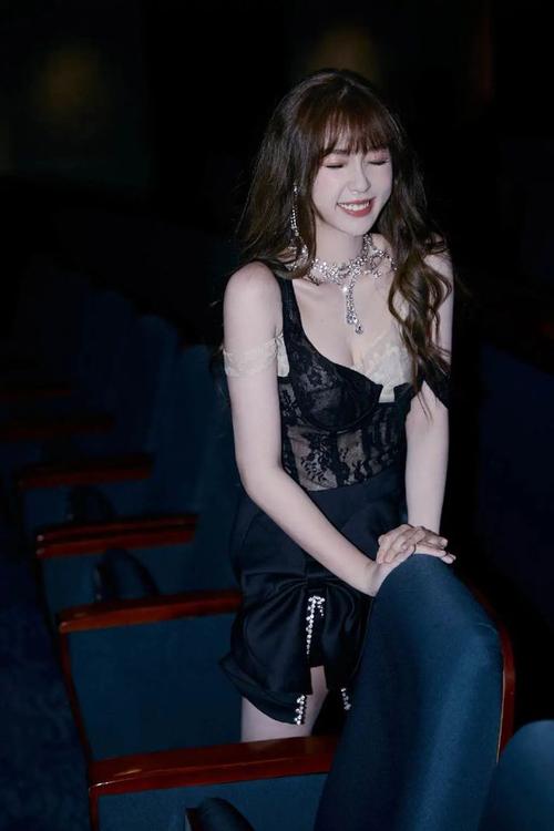 虞书欣gwalla舞台火出圈,她有在认真营业哎