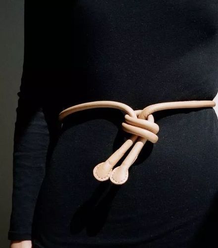 的细皮绳并上网学习各种奇怪的打结方法,就能做到一天换一根腰带了