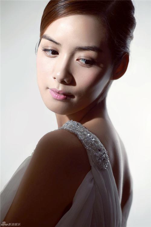 陈怡最新写真图片 清纯性感妹子图片_美女写真_美桌网