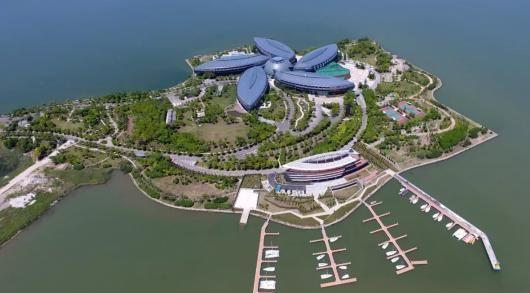 上海临港新片区的主要指标常住人口250万左右建设292平方公里