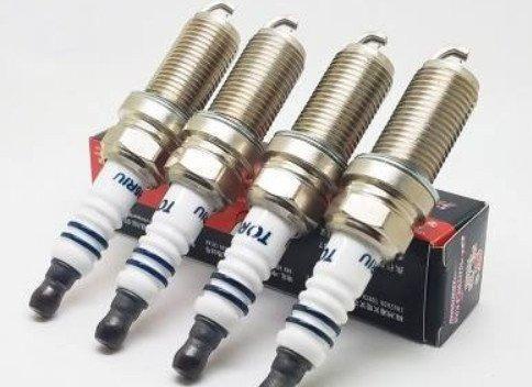 一般原厂的火花塞是普通镍合金材质的是3-4万公里一换,有的会是2万