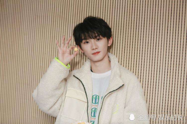 现如今2021年高考成绩已经公布,时代少年团参加高考的三位成员马嘉祺