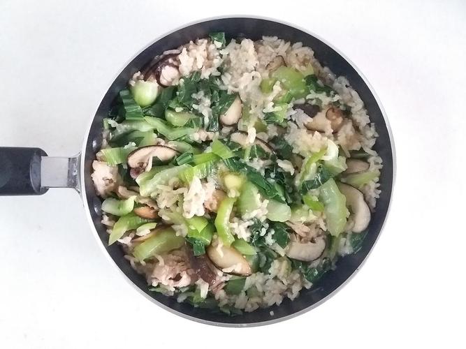 明火平底锅蔬菜饭
