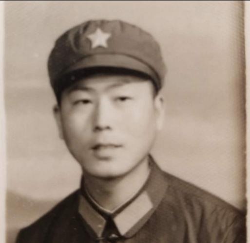 未参加聚会的连部文书姜建功,七三年入伍,河南郏县人
