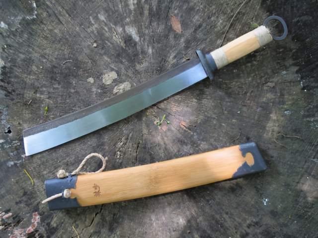 《水浒传》中梁山好汉所用的兵器|朴刀|水浒传|梁山