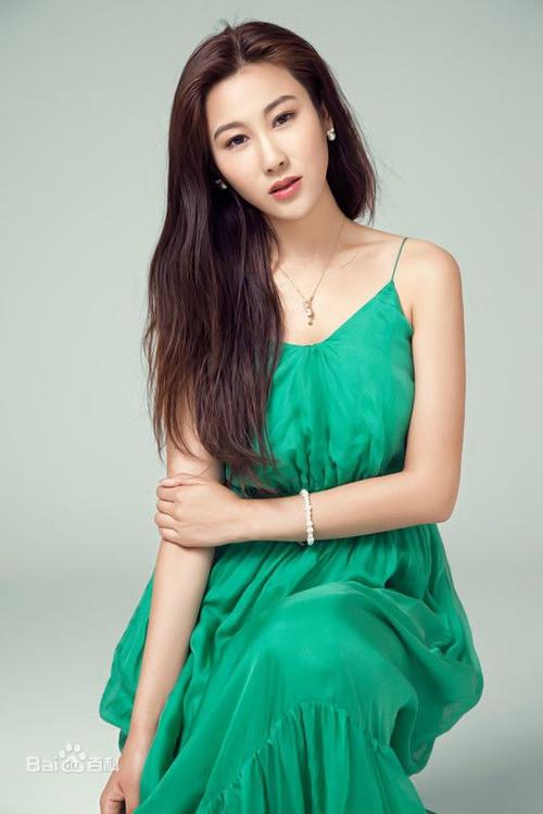 飞儿(王菲),中国内地女演员,7月10日出生于河北,身高166cm,体重50kg