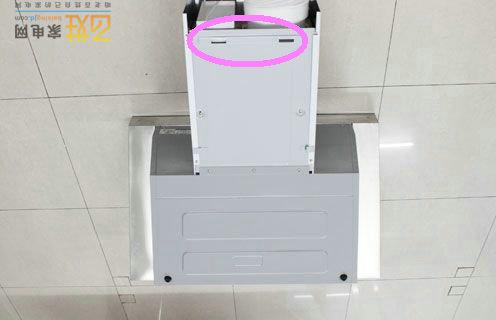 本链接一共四种挂板万能型,油烟机挂钩距离不受限制,想挂多远挂