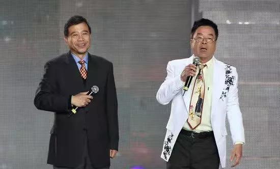 90年代广东台最火的主持人现状:谭国治与陈旭然离世,陈维聪消失