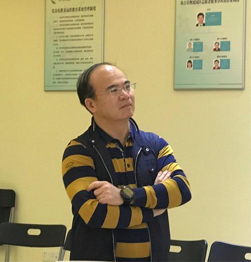 深圳市国资委党委副书记麦振新同志一行到海吉星园区走访参观