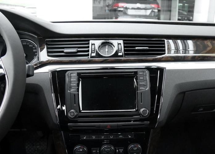 大众帕萨特2017款全系最新优惠竞争车市底价