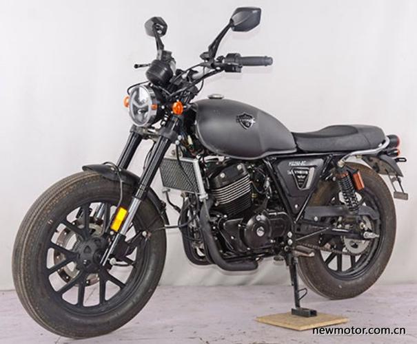 外观上,yg250-8c与银钢拿铁yg200-8c和铁甲骑兵yg200-8d相似,都属于